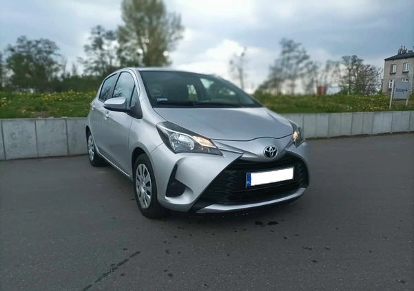 Toyota Yaris cena 48900 przebieg: 68900, rok produkcji 2020 z Łódź małe 79